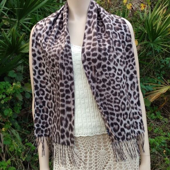 NWOT PRESTON & YORK Leopard Print 100% Acrylic Scarf Wrap with Fringe - Picture 11 of 13